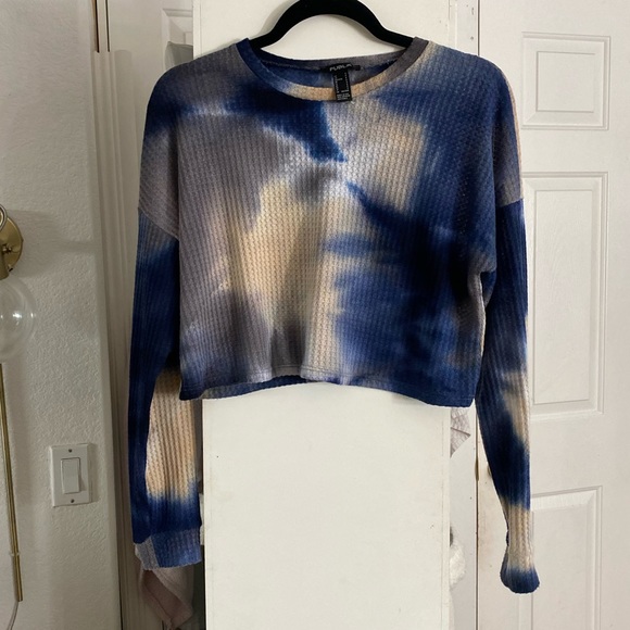 Forever 21 Tops - Long sleeve tie die crop